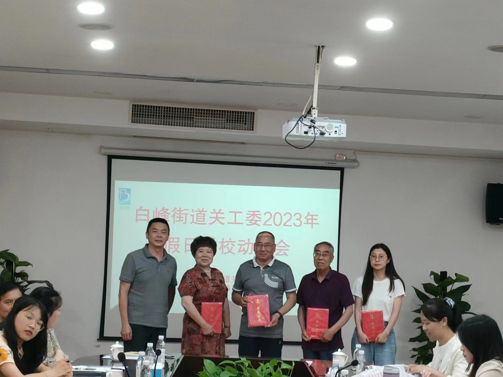 我司總經理被評為北侖區假日學校最美志愿者